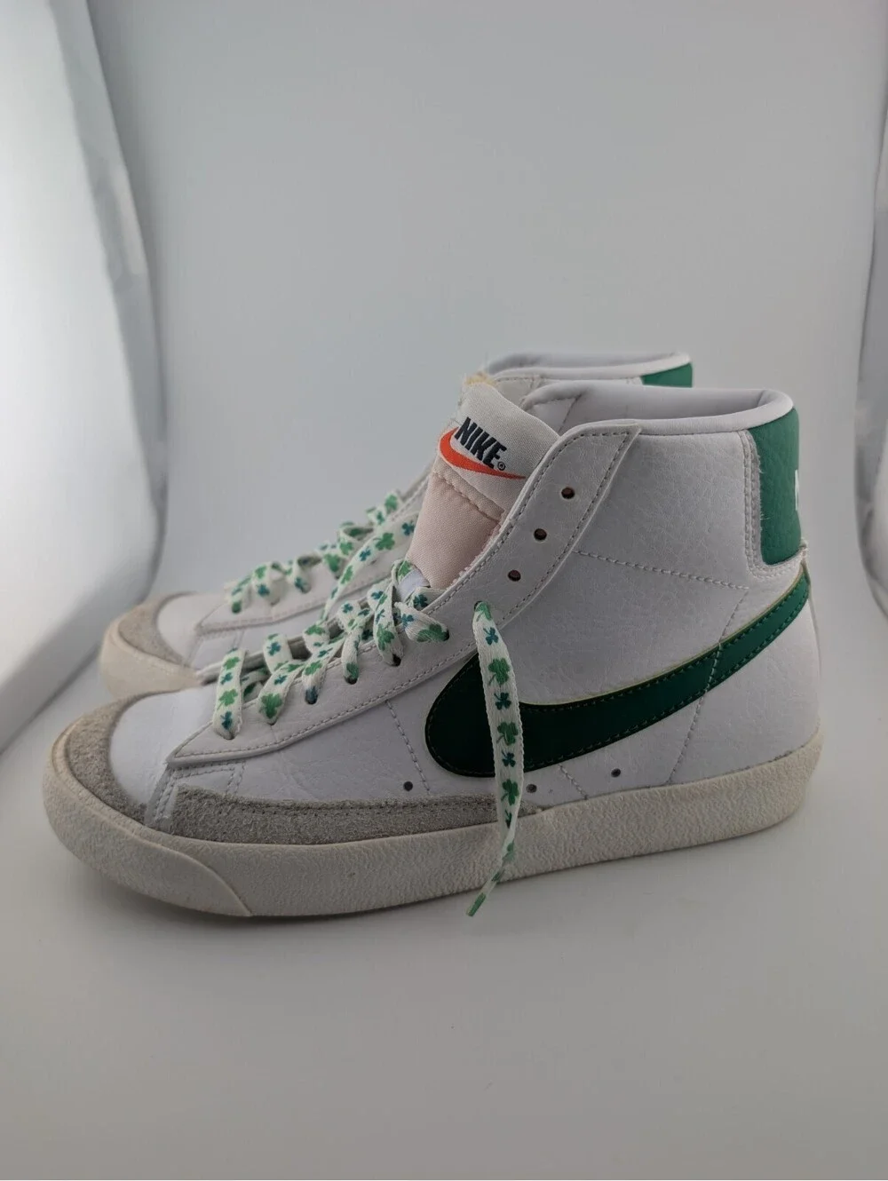 Nike Kids Sz 5.5 Blazer Mid '77 Vintage White Pine Green Sneakers Shamrock Laces